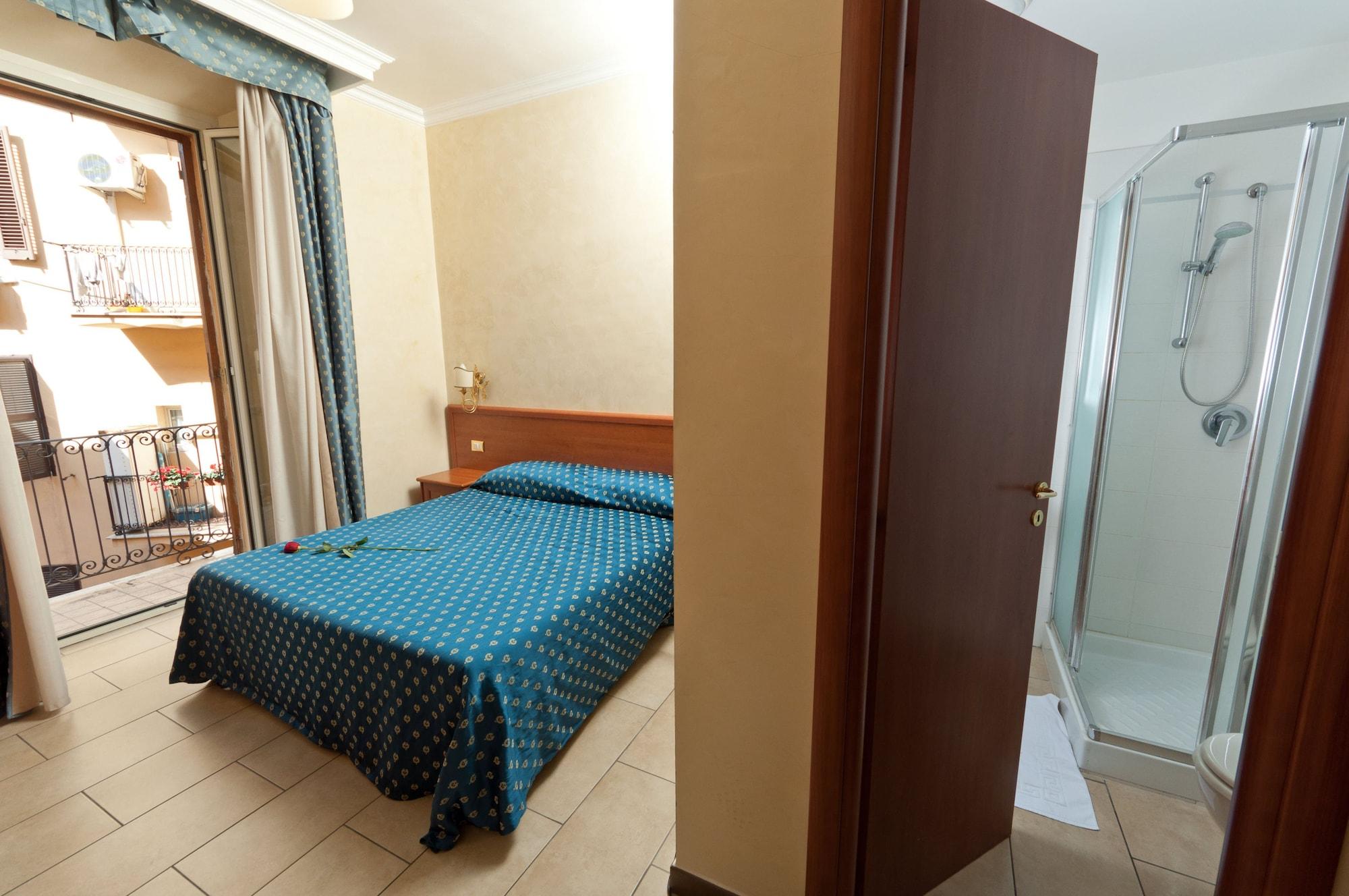רומא Cesar Palace Guesthouse מראה חיצוני תמונה