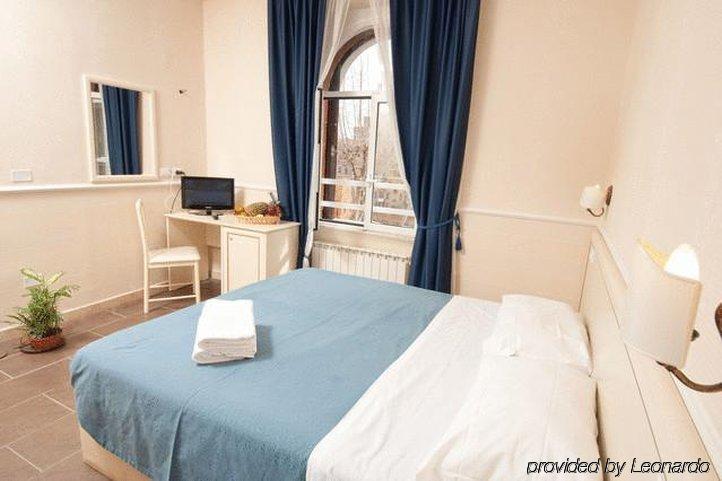 רומא Cesar Palace Guesthouse מראה חיצוני תמונה
