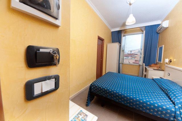 רומא Cesar Palace Guesthouse מראה חיצוני תמונה