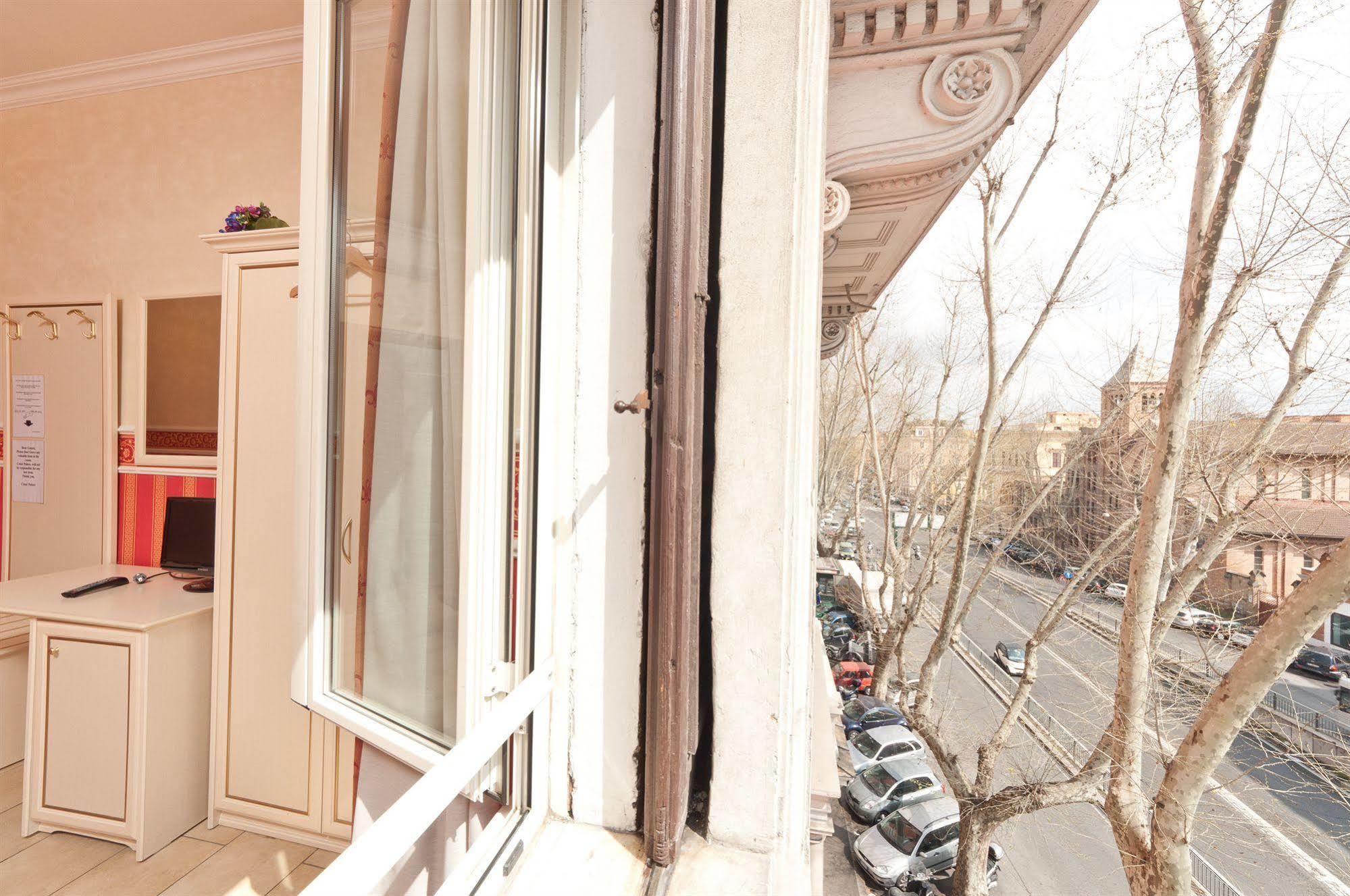רומא Cesar Palace Guesthouse מראה חיצוני תמונה