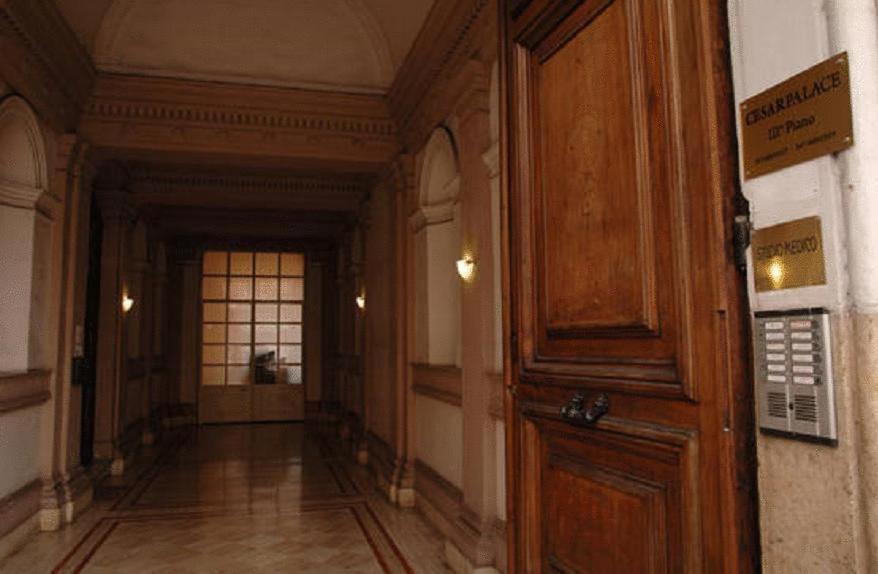 רומא Cesar Palace Guesthouse מראה חיצוני תמונה