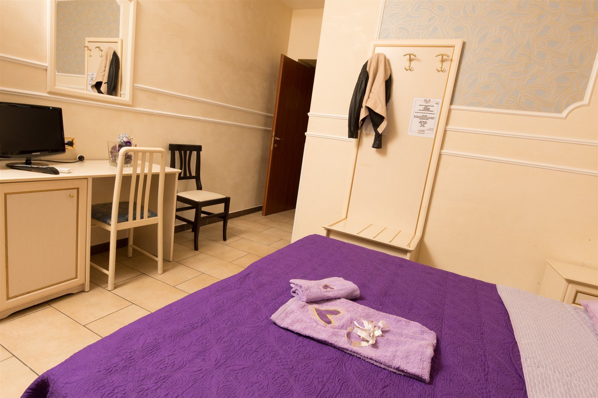 רומא Cesar Palace Guesthouse מראה חיצוני תמונה