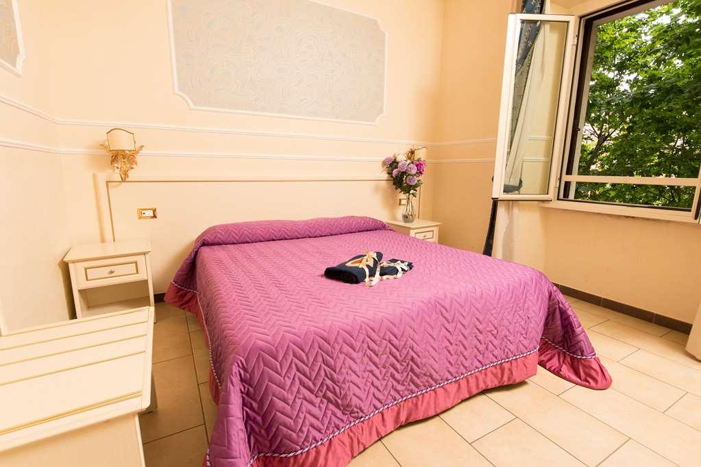 רומא Cesar Palace Guesthouse חדר תמונה
